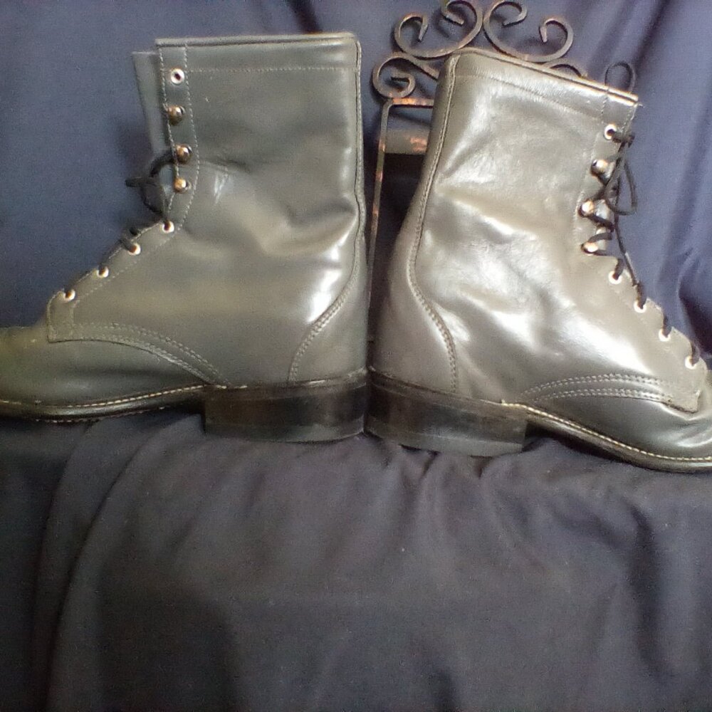 Boots - Picture 5 of 6